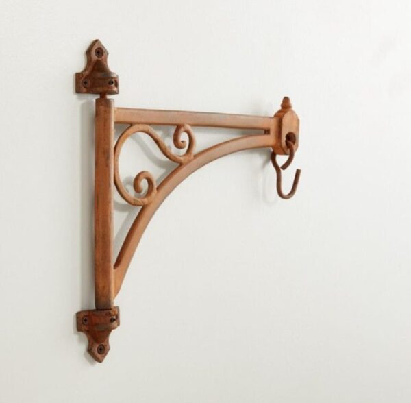 Vintage-Style Iron Wall Bracket with Hook